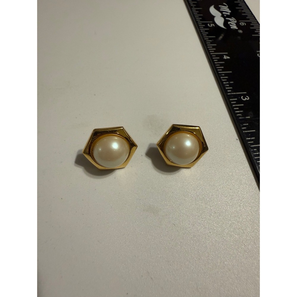 Vintage Gold Tone Hexagon Faux Pearl Stud Earrings Geometric Classic Post Back‎
